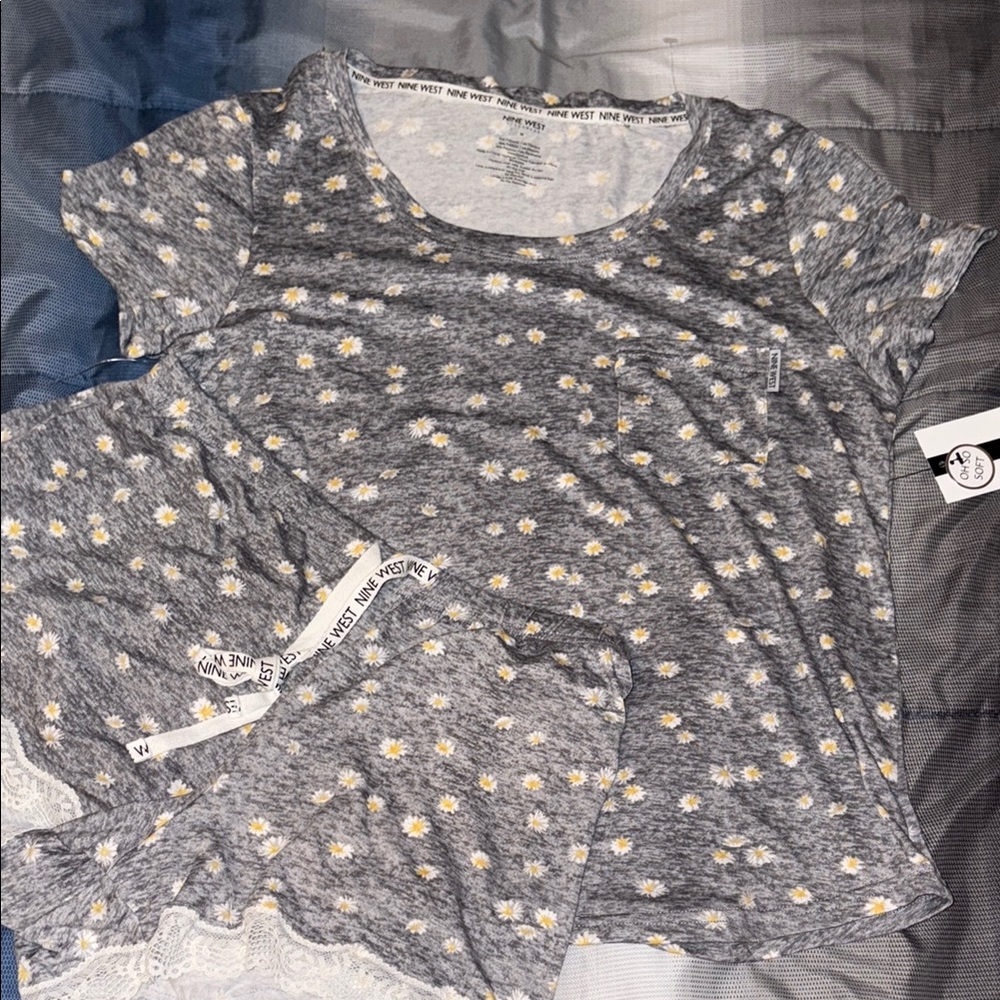 Nine West Gray and Yellow Floral Lounge Set